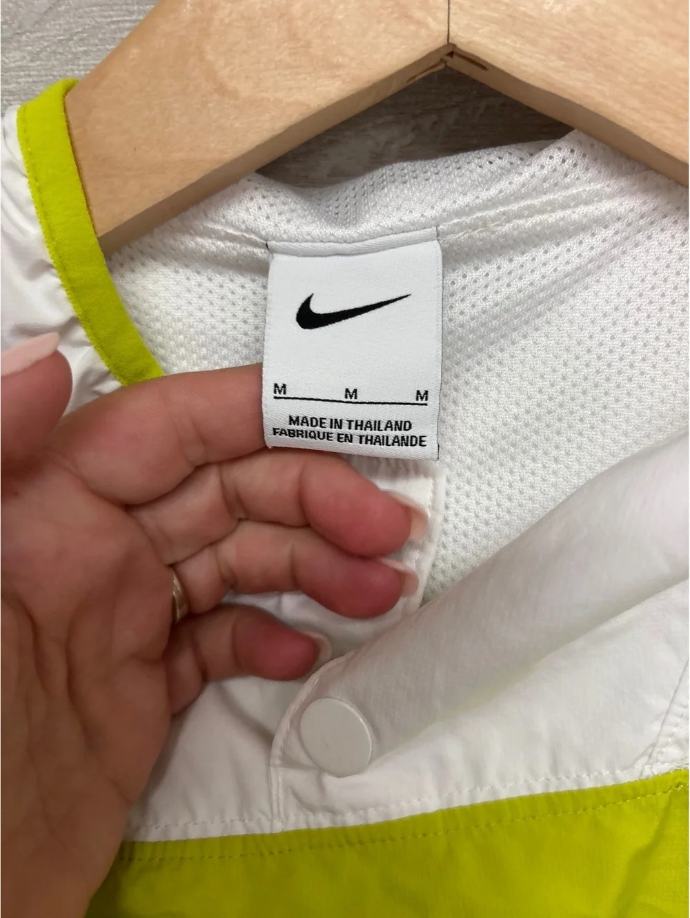 * | Nike | girls pullover. Size M.